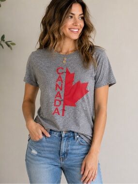 Canada Maple Leaf Graphic T Shirt Red Gray Vintage Style S/P